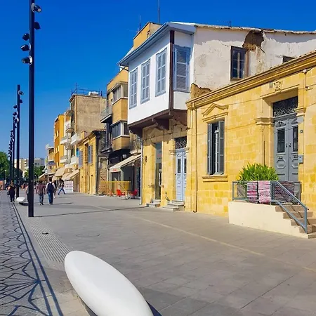 Апартаменты Square