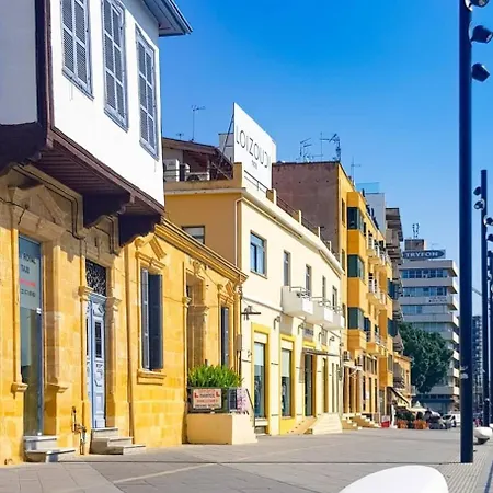 Square Apartament Nikozja